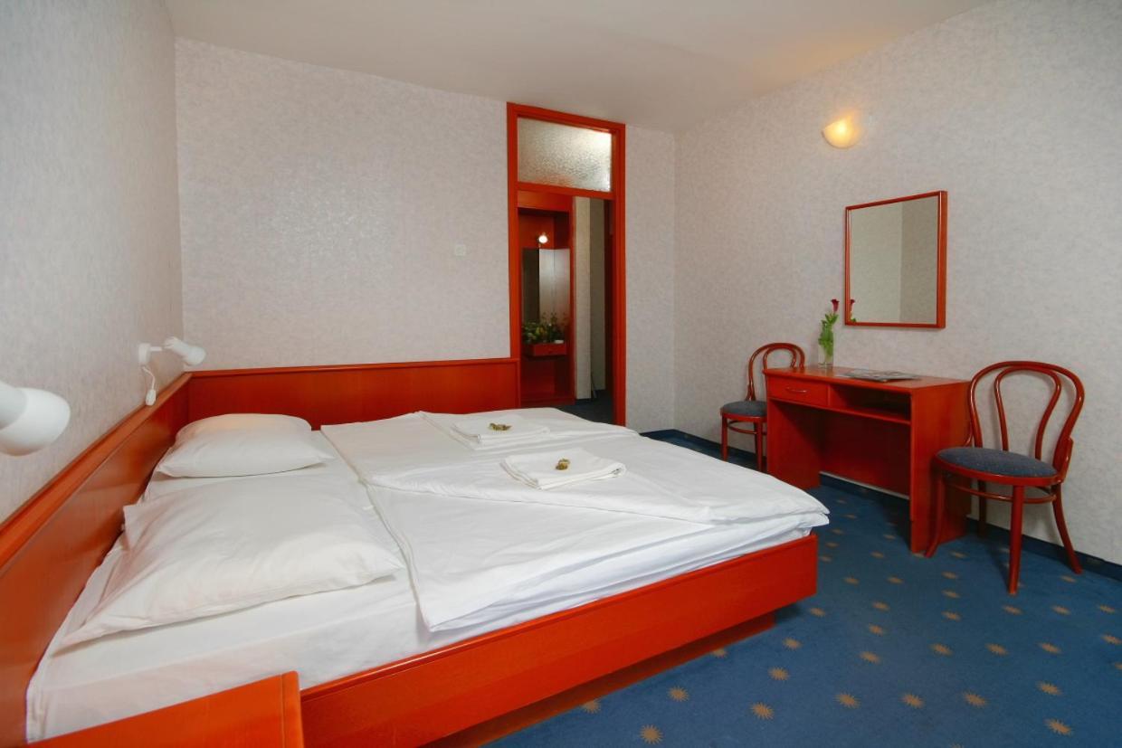 Hotel Laguna غراداك المظهر الخارجي الصورة