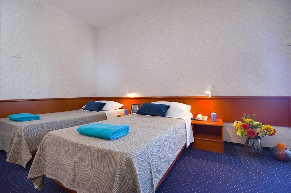 Hotel Laguna غراداك المظهر الخارجي الصورة